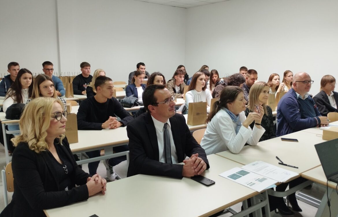 Na VŠ Grm Novo mesto vpisali novo generacijo študentov