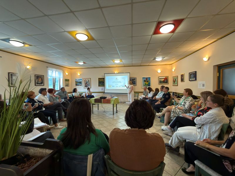 Študenti na 6. Slovenskem podeželskem parlamentu
